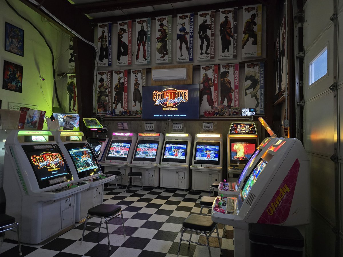 5 days from now, EC3 will put third strike on hold because we are about to blow the roof off this bitch with MVC2! 3 SETUPS, 2 h2h with USB and all REAL HARDWARE! 17+ in the bracket so far. EC3 Arcade is gonna take you for a RIDE!!! register NOW before its too late