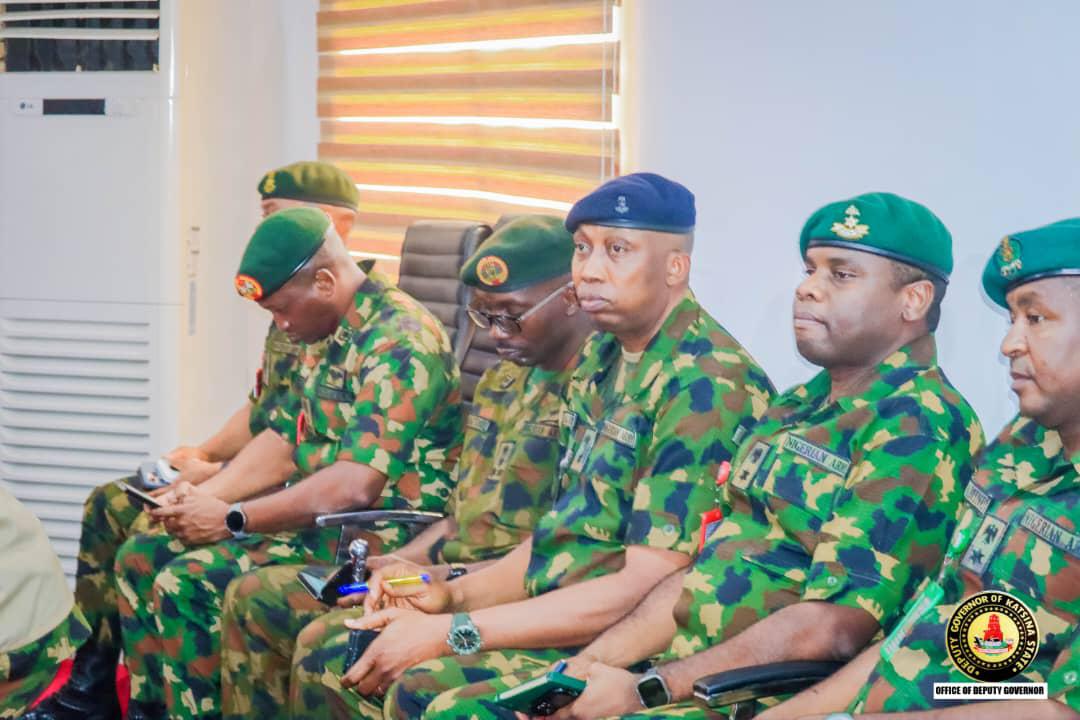 Acting Governor Jobe, Army Chief Unite Against Bandit in Katsina 

The Acting Governor of Katsina State, Malam Faruk Lawal Jobe, has forged a stronger alliance with the Chief of Army Staff, Lieutenant-General Olufemi Oluyede, to crush banditry and kidnapping terrorising the state