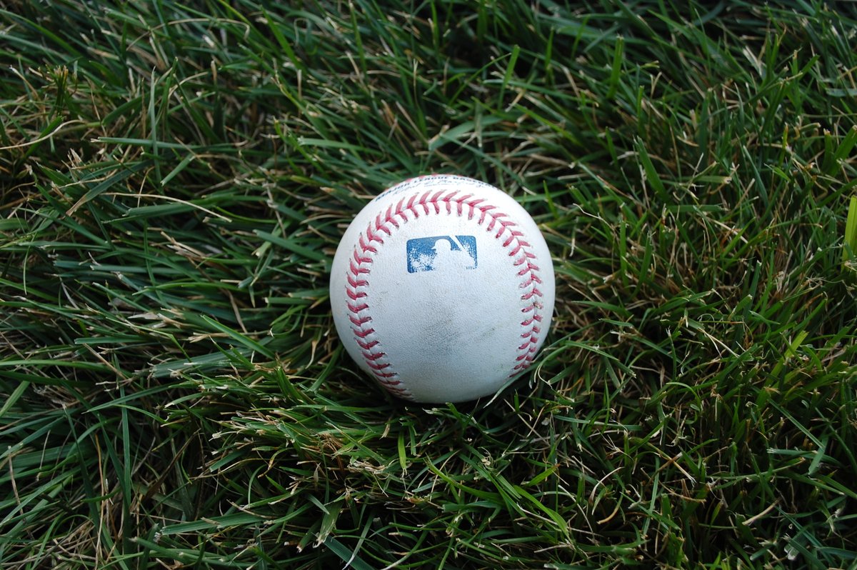 CardsAuthentics's tweet image. Yankees vs Cardinals auction is live! Don&apos;t miss your chance to get your hands on items from the Cardinals vs Yankees series. Up on auction is 2nd base from August 16 used innings 1-9. A total of 6 homeruns and  3 doubles happened this game! Also avalaibe is an Aaron Judge RBI…