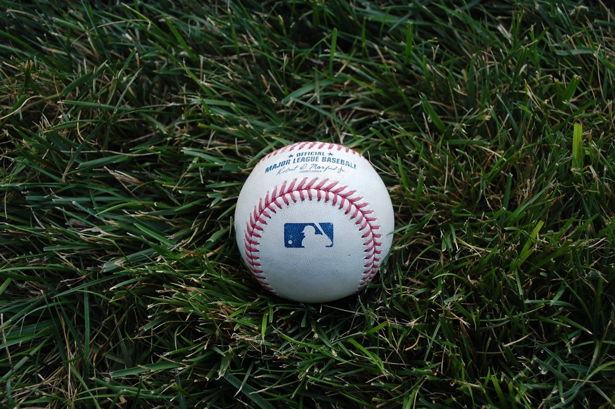 CardsAuthentics's tweet image. Yankees vs Cardinals auction is live! Don&apos;t miss your chance to get your hands on items from the Cardinals vs Yankees series. Up on auction is 2nd base from August 16 used innings 1-9. A total of 6 homeruns and  3 doubles happened this game! Also avalaibe is an Aaron Judge RBI…