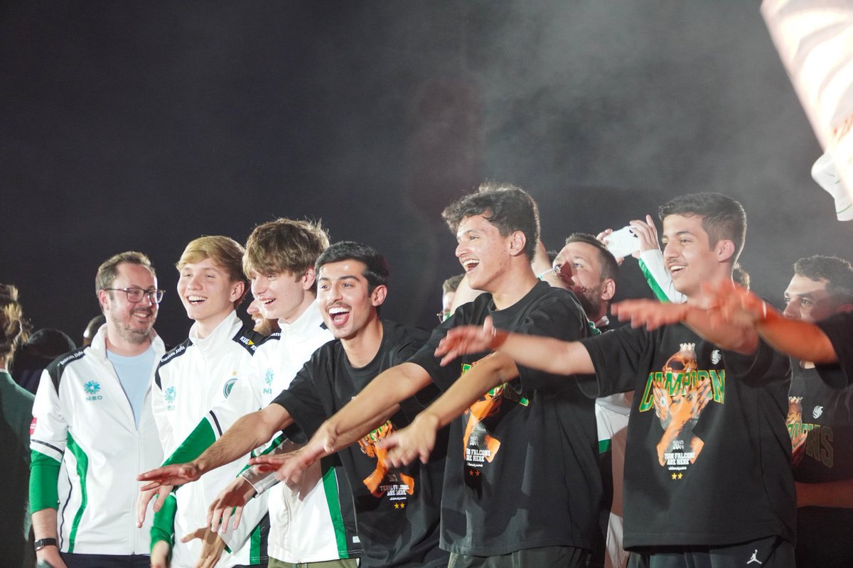 Falcon Exnid (@exnid_) on Twitter photo 