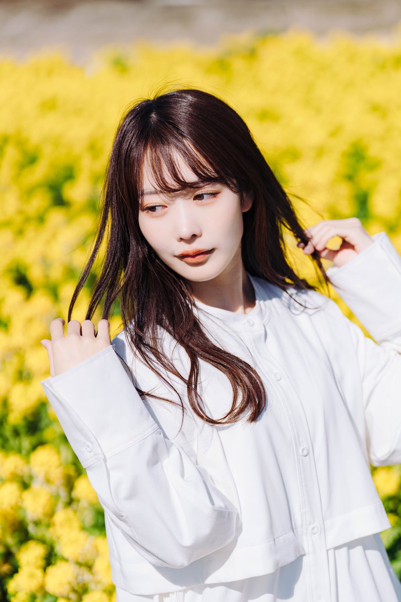 『何気なく』
#じきまる <a href="/jikimaru_/">じきまる。</a>
#mer撮影会 <a href="/mer_photo/">mer撮影会</a>
#愛知牧場 #菜の花畑 #ポートレート #portrait
model：じきまる。