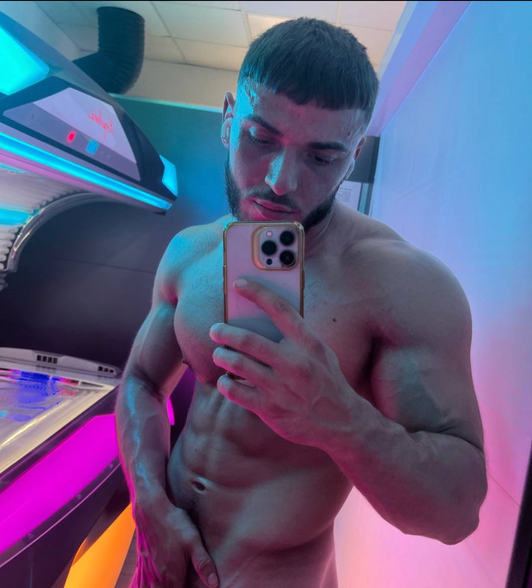 RT GAME‼️‼️

In honour of hitting 500 followers! I’ve Got a nice piggy <a href="/CKnobyl/">Cher Knobyl</a> that needs to be drained.. £2✅️ £2🔄 £2💬 15 mins... let's drain him 😈