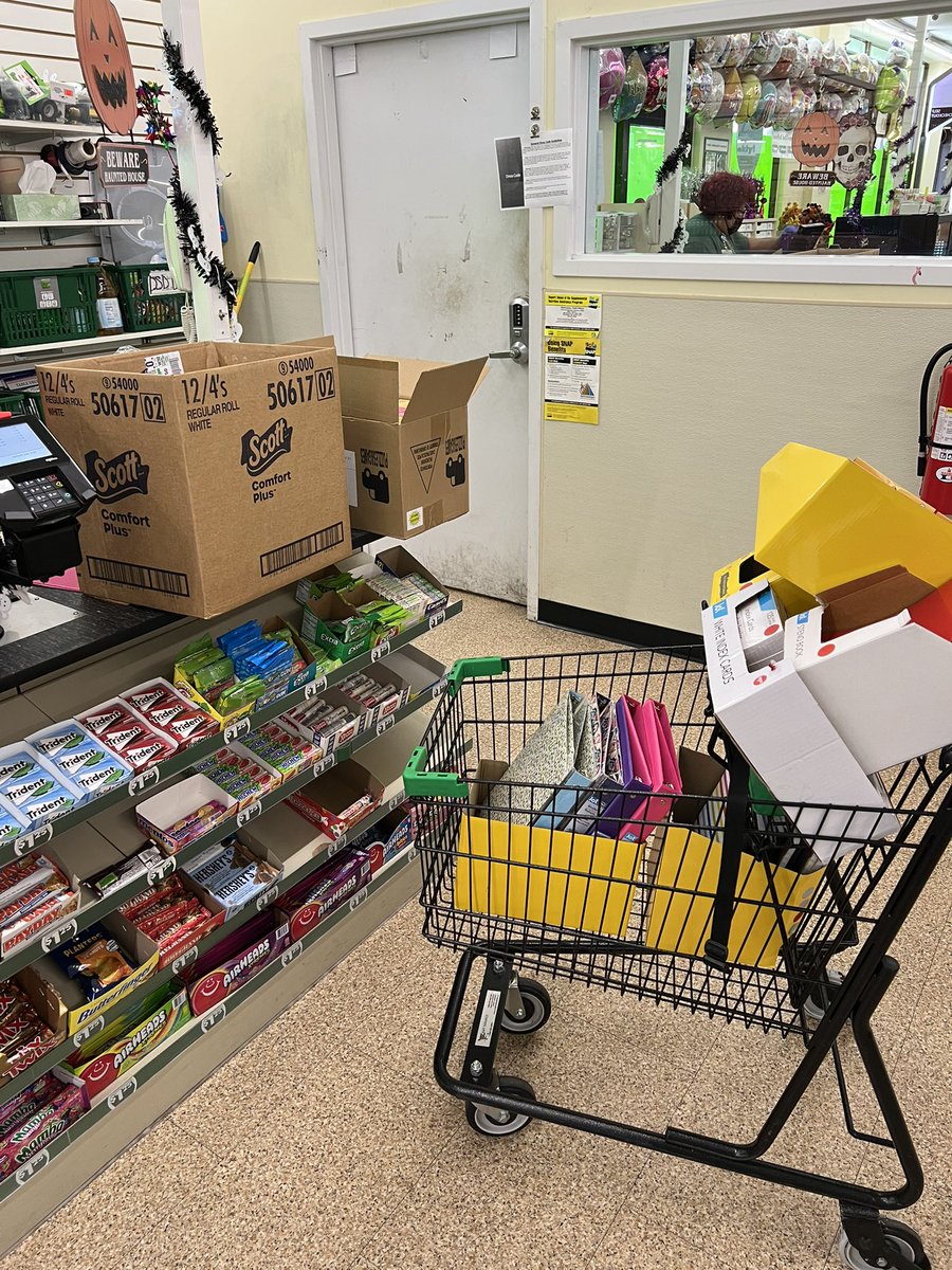 [First Day of School] Thankful that our organization is continually able to be a presence in the Bayside community. We were able to donate school supplies and sponsor an amazing teacher’s classroom for her incredible students. The kids are in great hands ❤️ #bestdressed #firstday