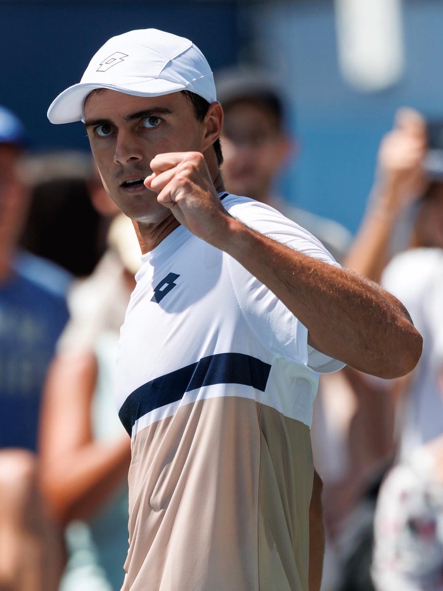 Adam 👏 Walton

Takes down the 22nd seed Humbert to claim his first-EVER <a href="/usopen/">US Open Tennis</a> main-draw win 💪

#GoAussies