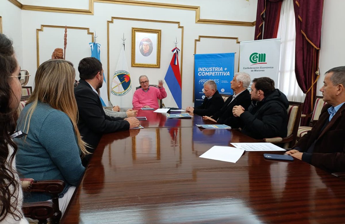 apicofom tweet media