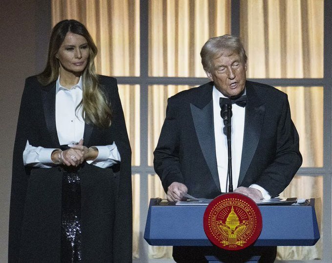 🚨BE HONEST: 

Do you think President Trump is Fit to be the President of this country? 

A. YES 
B. NO