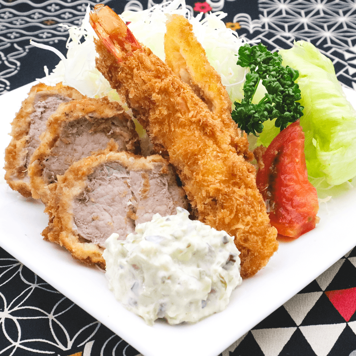 タルタル❤️ Lot - A JAPANESE EXPORT ART DECO SILVER TEAPOT, DRAGON SPOUT