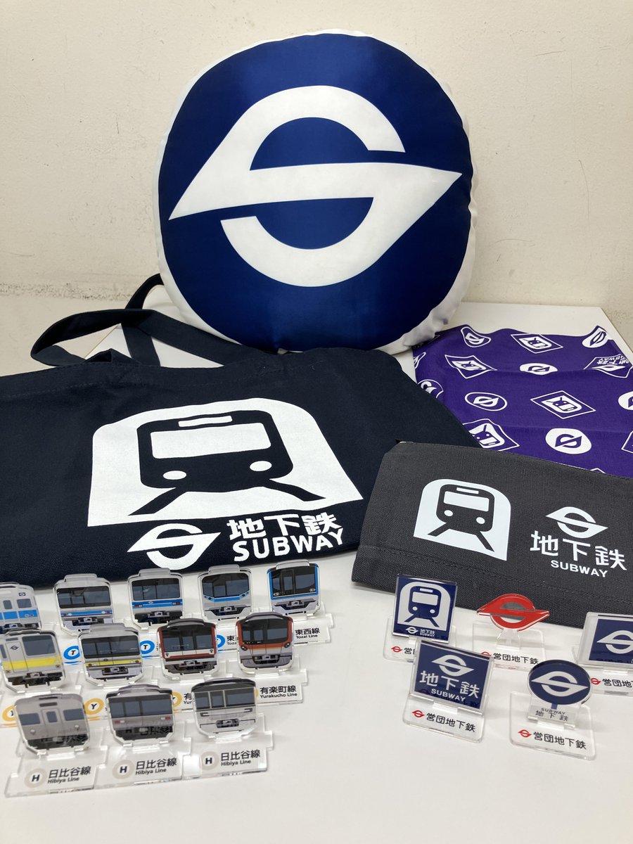 鉄道グッズ 小さい財布 小さいふ。コンチャ「 Osaka Metro 400系 運行開始