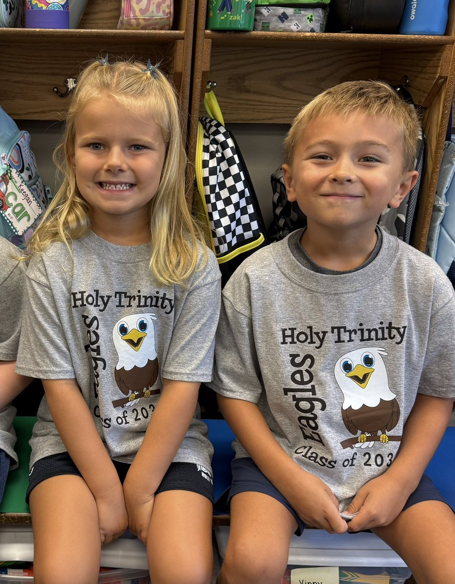 HTS_Eagles's tweet image. Our Kindergarten students kicked off the year in style with their Class of 2034 shirts—These little eagles are ready to soar! 🦅#HTSKindergarten #ClassOf2034