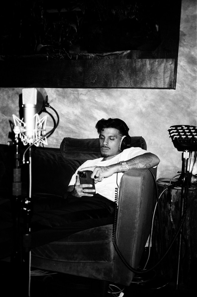 rauw alejandro in the studio