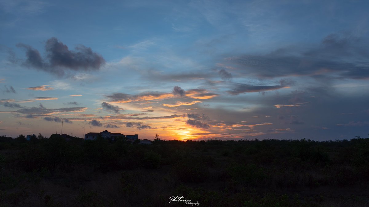 phitrieupro5's tweet photo. Sunrise ☀️

📷 Nikon D750 + 28-105D + 70-210D
#PhiTrieuPhotography #sunrise #Vietnam #Nikon #NikonD750 #NikonCreator https://t.co/4h13i3ql5w