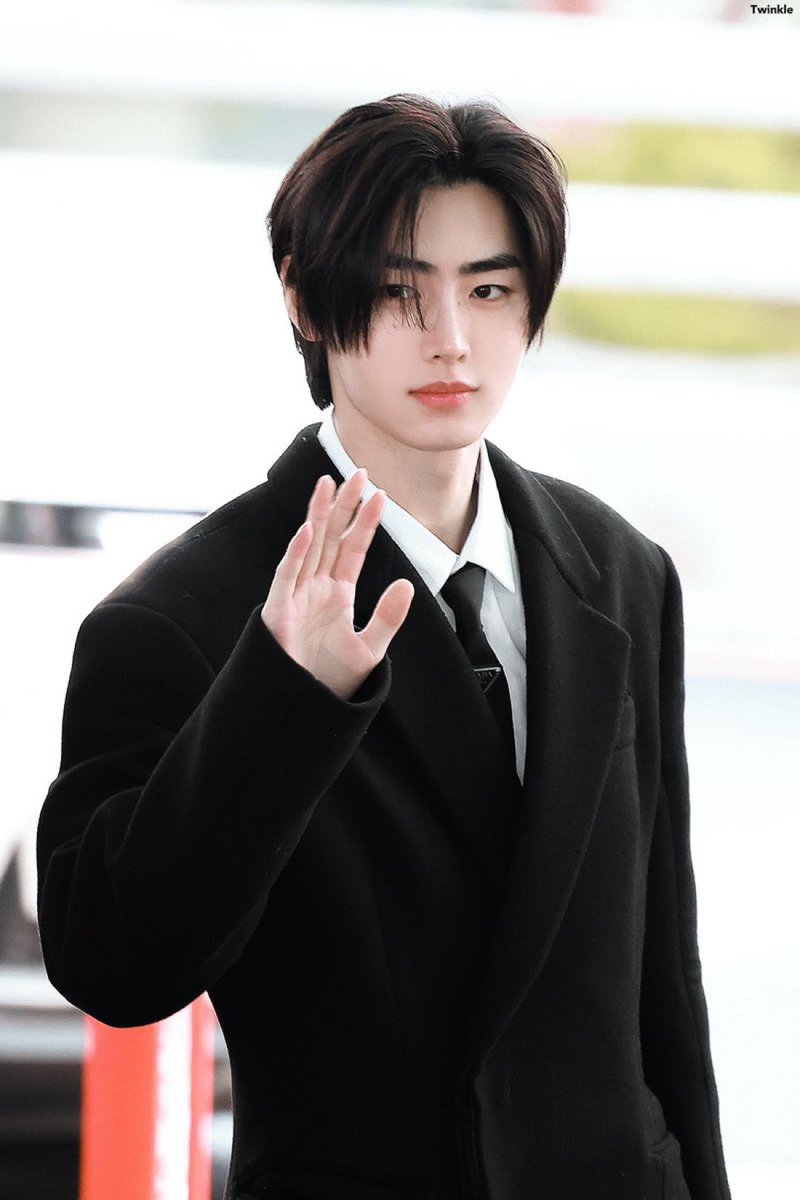 백성들 굽어살피실거같다