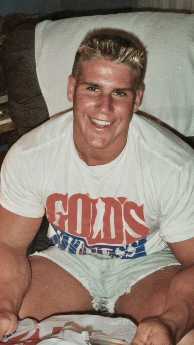 This one’s for all the kids out there getting told their dreams are too big. I’m telling you there’s no such thing. Dream big. Start small. Refuse to quit. #MotivationMonday