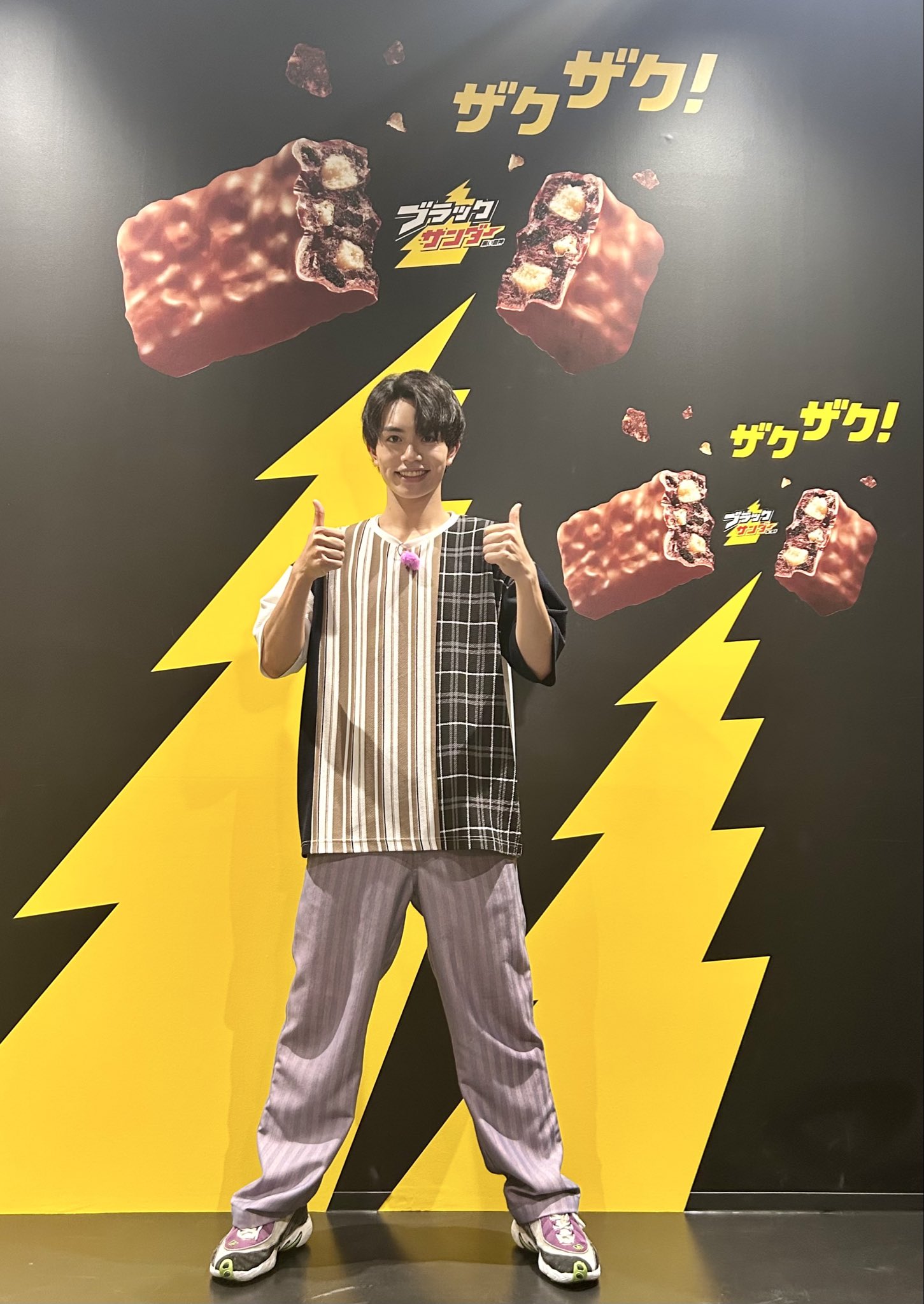 カラフルダイヤモンド 説楽賢 Tシャツ サイン カラフルダイヤモンド 設楽賢 Tシャツ サイン 設楽賢（カラフル