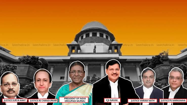 LawChakra's tweet image. SC’s 5-judge Constitution Bench led by CJI B.R. Gavai will today (Aug 26) continue hearing the Presidential Reference on whether fixed timelines can bind Governors &amp;amp; President in assenting to State bills.
 #SupremeCourt  #presidentreference #ConstitutionBench