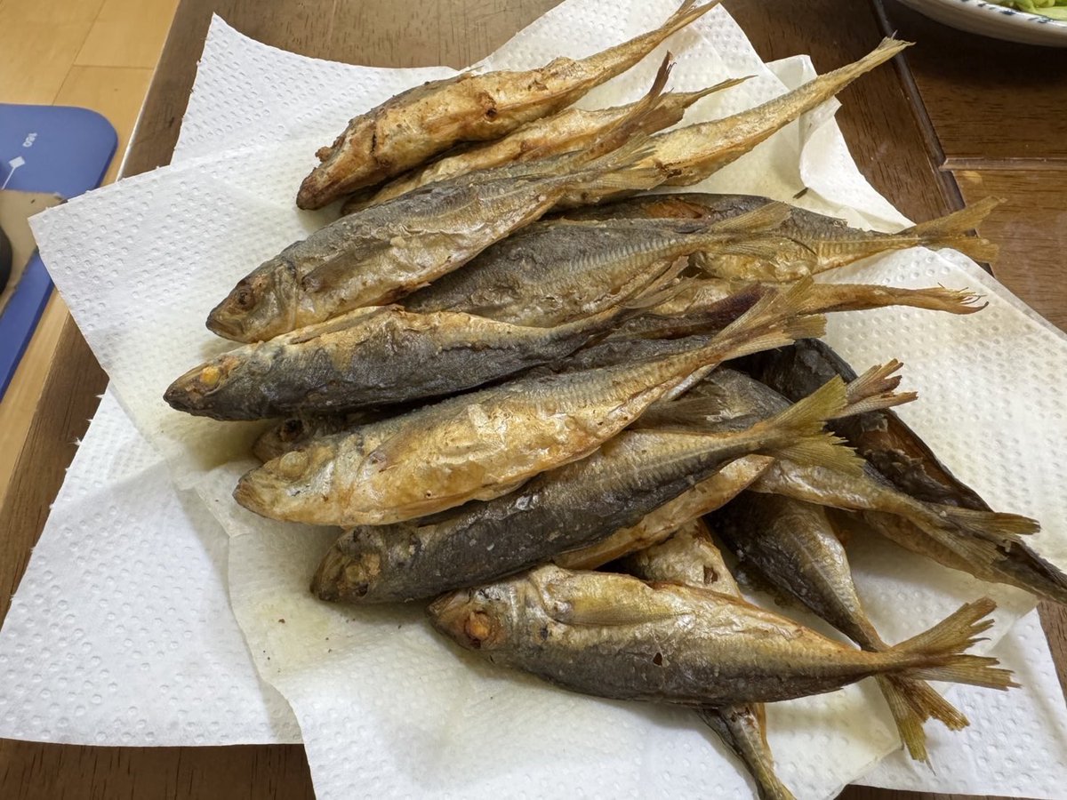 今日は小アジの唐揚げです。
カリカリした食感で美味しいです🥰