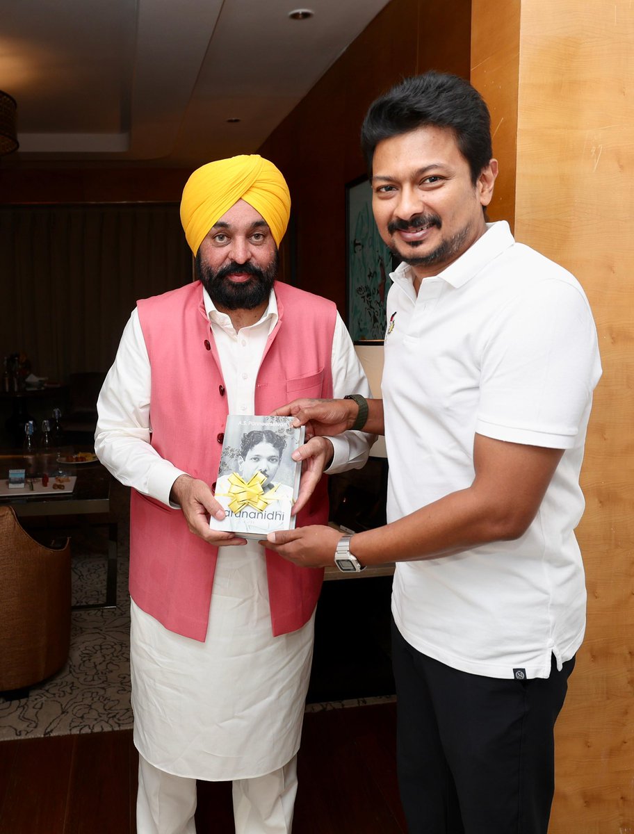 Udhaystalin's tweet photo. Under the guidance of our Honourable Chief Minister Thiru @mkstalin Avargal, I had the privilege of welcoming the Honourable Chief Minister of Punjab Thiru @BhagwantMann to Chennai today. Delighted by his presence at the event marking the expansion of the Chief Minister’s Breakfast Scheme to government-aided schools in Tamil Nadu’s urban areas.