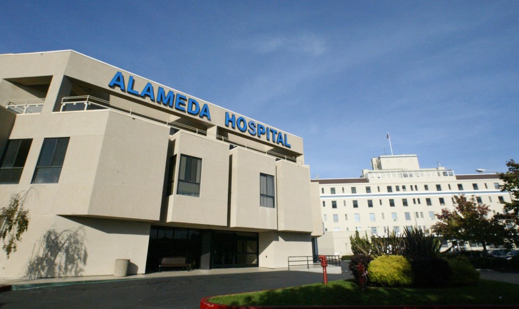 lagalaxyblogger's tweet image. Healthcare cuts loom in California, reshaping LA real estate decisions. Are you ready to adapt? 🏡💔 #CaliforniaHealthcare #LARealEstate micasita.ca/blogs/los-ange…