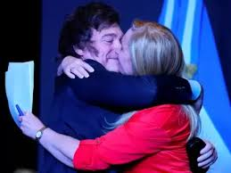 ElDeBarbaBlanca's tweet photo. #MalaCopia
¿QUE OPINARAN KAST Y MATTHEI DEL PARCITO QUE PROFITAN DEL GOBIERNO ARGENTINO? https://t.co/CRKDOjNcXf
