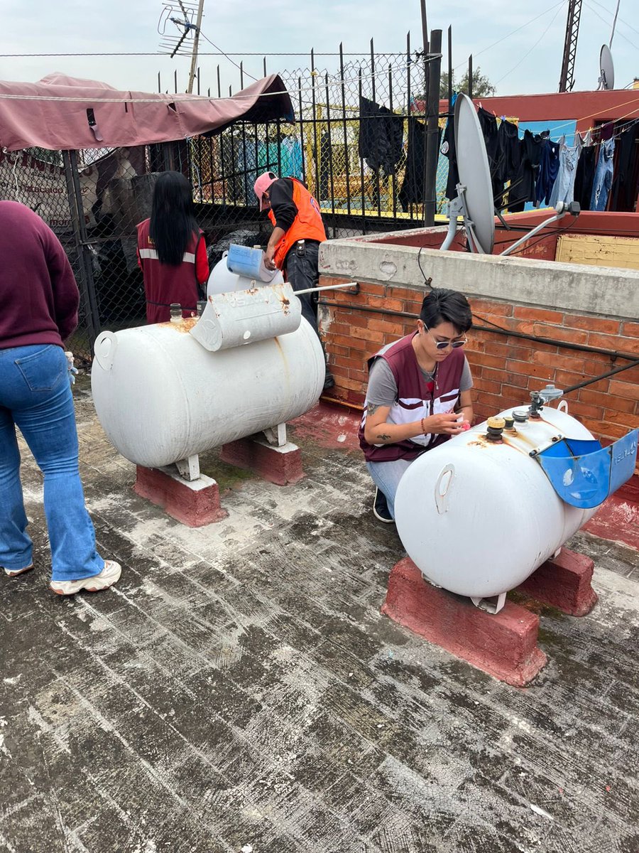 IztacalcoAl's tweet photo. 🚨👷♂️ ¡Revisa tus instalaciones, #NoTeHaGas!
Elementos de Protección Civil trabajaron en las U.H. Agua Caliente, Laurel 32 y Mujeres Ilustres, en donde se detectaron 13 fugas, que fueron reparadas inmediatamente.
La prevención es la clave para vivir seguros. 💪👷🏻♂️ https://t.co/JVVxqApFxJ
