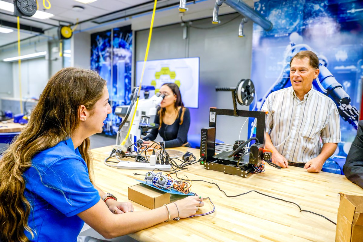 MDCollege's tweet photo. Today, so many in our community chose MDC to launch or advance their careers. As Miami’s workforce engine and a community pillar, we’re driving opportunity in healthcare, teaching, AI, &amp; more. Here’s to a new year of transforming lives. #BeMDC 💙 https://t.co/xbmj6n7gpw