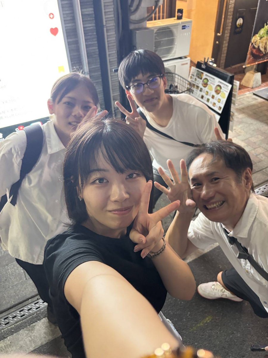 Pollen_Lab's tweet photo. 大学院入試も無事に終わり、ゼミ生3人の進路も決定✨
ということで、ゼミ納涼会を開催しました🍻

楽しい時間を過ごせてよかったです！
そして今日からまたゼミ再開です📚✨
https://t.co/fS3BEfyN0F https://t.co/CCbyXbjBm2