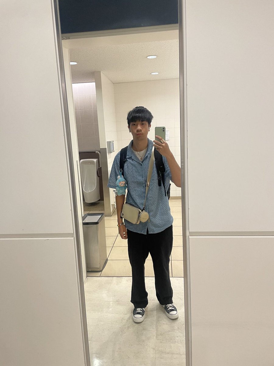 find me at megaplex!

✅ pick me up
✅ give me ur wallet
✅ inv me to shi