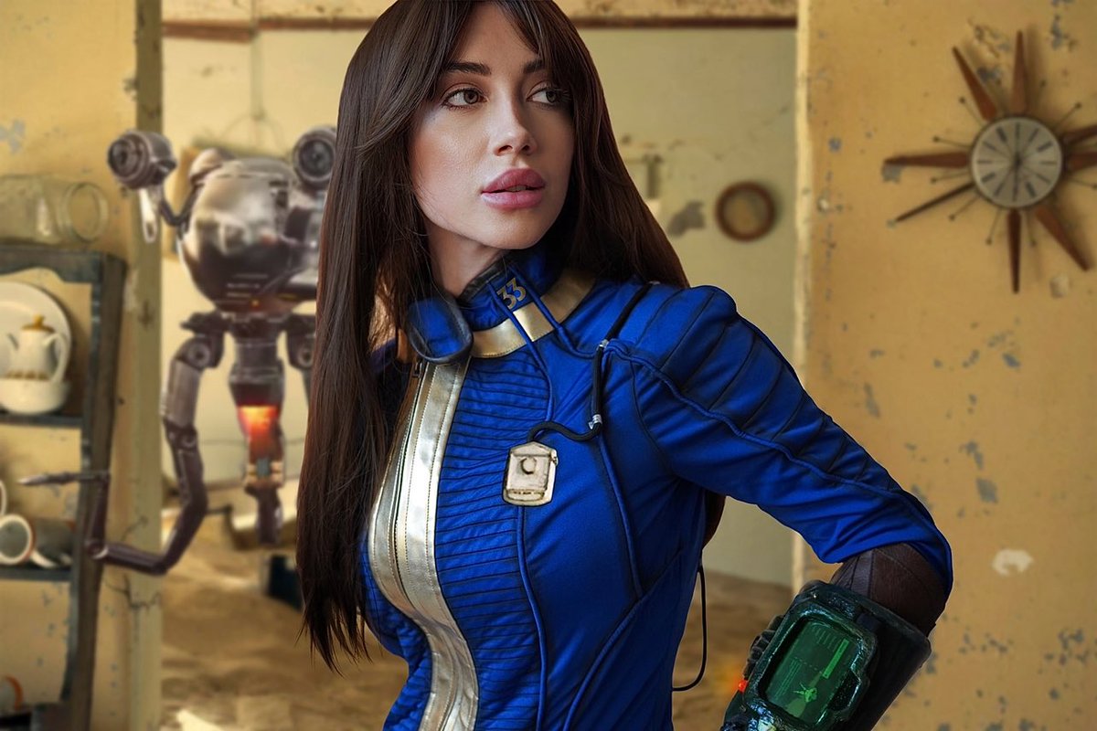 Super excited for Fallout season 2! ☢️ 
My cosplay of Lucy 🥰👍🏼