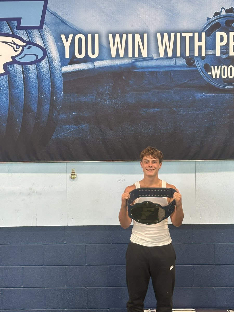 Special teams set the tone in our Week 1 win over Tecumseh! ⚡️ #11 Caden Blakely flew down the field, making 4 solo tackles on 6 kickoff chances. Relentless effort = Special Teams Player of the Week! 💪 #Skyhawks #WeOverMe