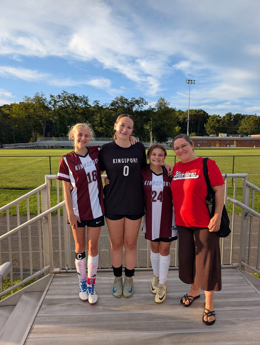 JSMS_Athletics's tweet image. ✨⚽️ Congratulations to the Kingsport middle school girls soccer team! They were victorious over Churchill Middle School 3-0 at their game this evening! ✨

These orchestra students were excited to see their teacher! @KCS_Sevier