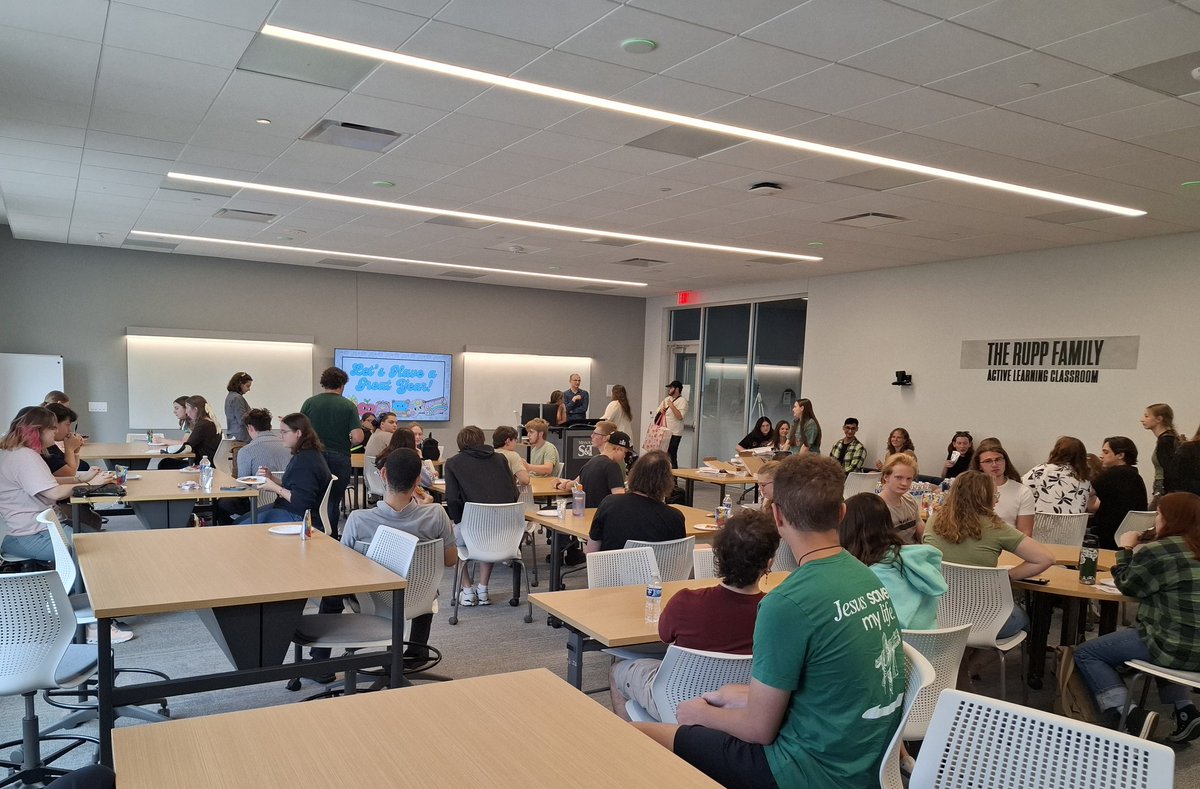 Great turnout for the #WelcomeBash hosted by our #BiologicalSciences student organizations. <a href="/mstigem/">Missouri S&T iGEM</a> #Helix #PhiSigma <a href="/MissouriSandT/">Missouri S&T</a> <a href="/sandtcase/">S&T College of Arts, Sciences, and Education</a>