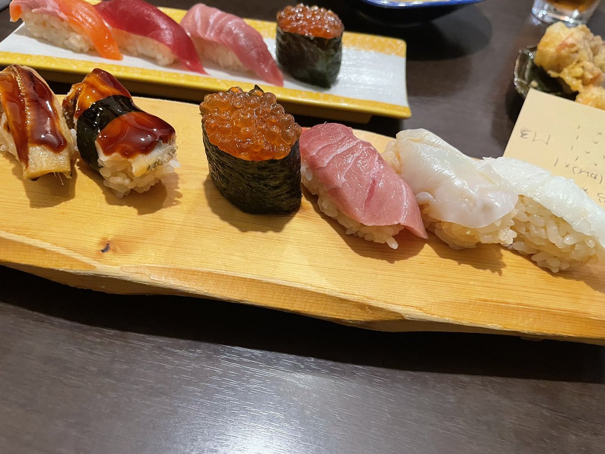 あれ右足が腫れてる…
3年前の悲劇が…

車の運転も痛くて怖い。
塾の階段の上り下りがもっと怖い…