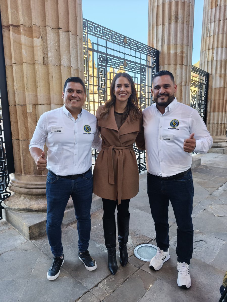 Con la intención de visibilizar la situación laboral actual en <a href="/trafigura/">Trafigura</a> #impalaterminals pasamos por el congreso de la república y saludamos a los representantes a la Cámara del <a href="/PactoHistorico/">Pacto Histórico Colombia</a> <a href="/MafeCarrascal/">Mafe Carrascal Rojas</a> y <a href="/alejoocampog/">Alejandro Ocampo</a>