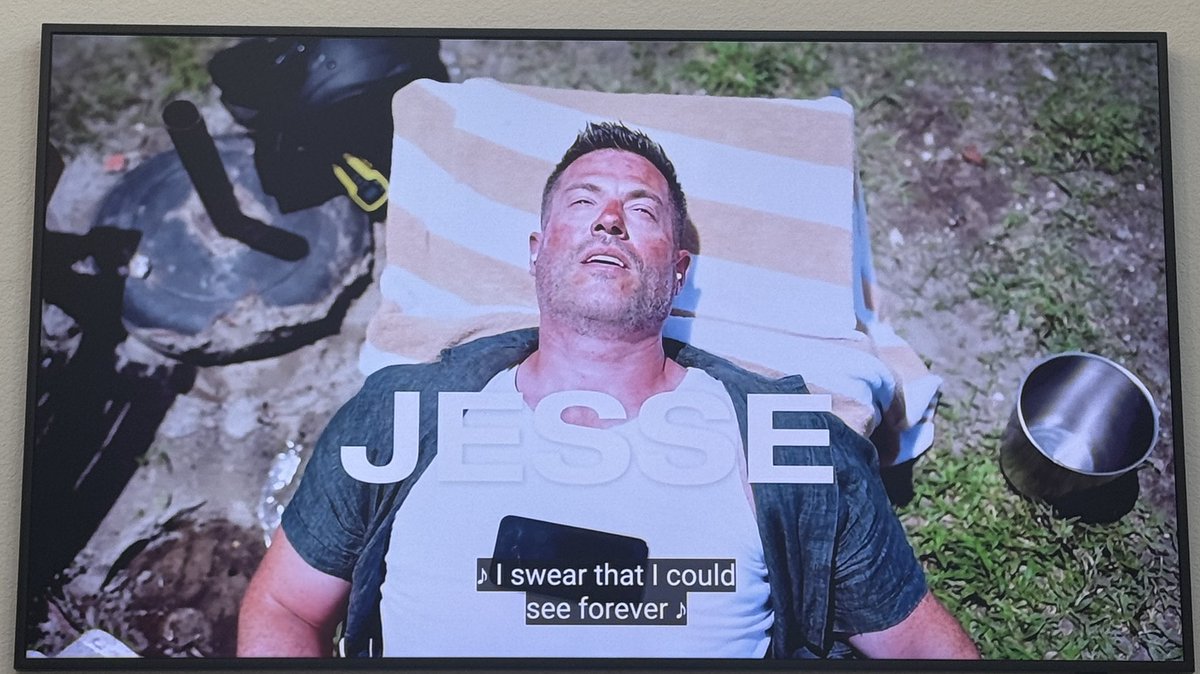 Honestly — why did they even try to change the opening credits? I love this song… 

… but if they’re taking feedback, they still need to work on Jesse’s lighting… 

#BachelorInParadise