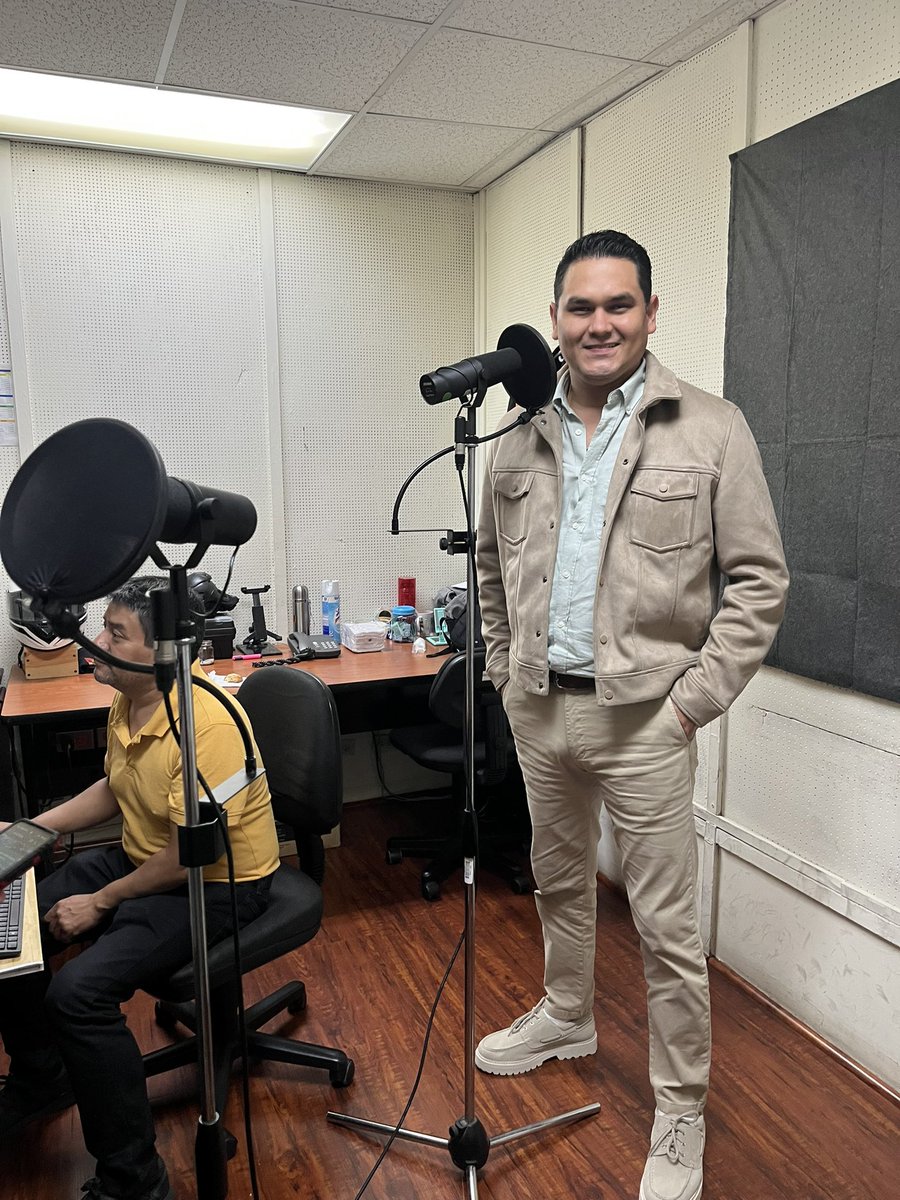 Desde central de radios Samuel Sarmiento🇲🇽(Ex vocalista de Recoditos) en su promo tour por Guatemala 🇬🇹