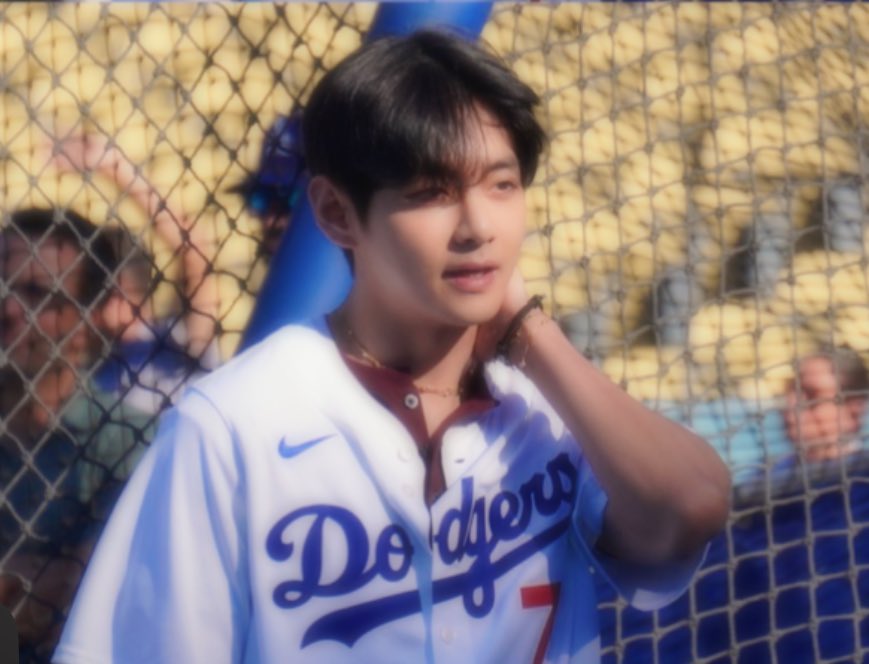 𓍯 (@fashionwithkth) on Twitter photo 