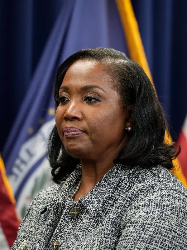 🚨BREAKING: President Trump fires Federal Reserve Governor Lisa Cook following a criminal referral citing deceitful and potentially negligent financial conduct.