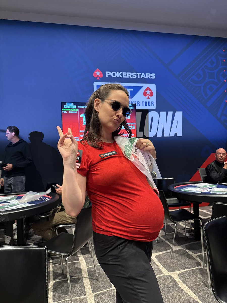 45,600 chips bagged for day 2 on second bullet HERE at EPT Barcelona 💃