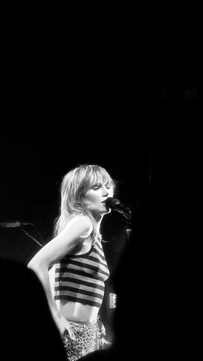 Saw suki waterhouse tonight, and it was the BEST!!&lt;3