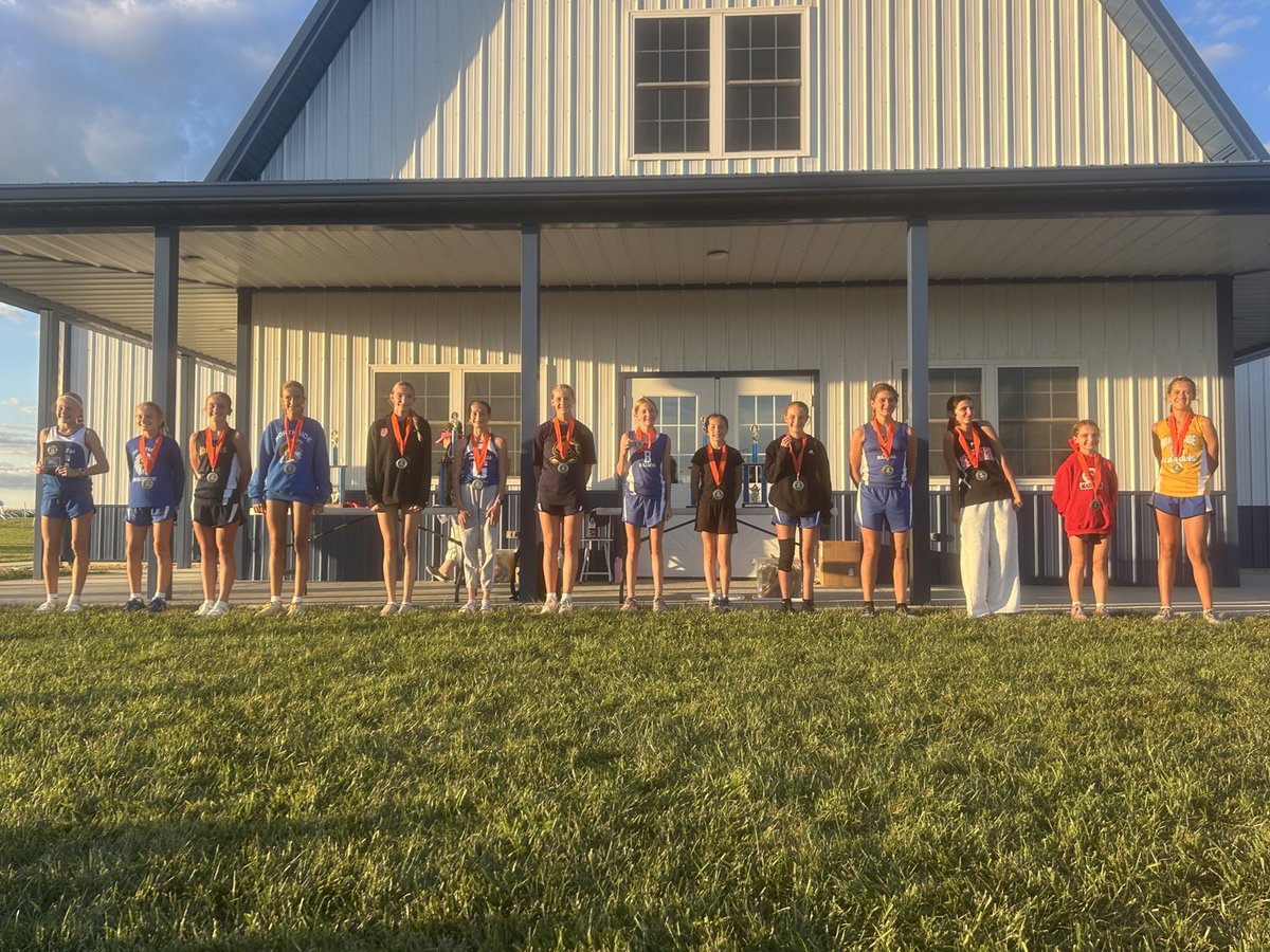 Great Night for 28 teams to compete in the 2025 Greensburg Junior High Invitational! 🏃💙🏃🏼‍♀️💙