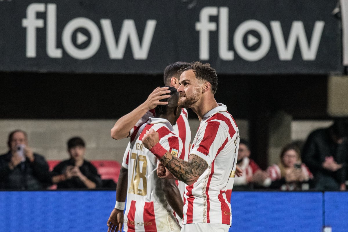 Semáforo 🚦 de #EDLP en UNO.

Muslera 🟢 
Gómez 🟢
González Pirez 🟢 
Rodriguez 🟢
Arzamendia 🟡
Amondarain 🟢
Ascacíbar 🟢 
Medina 🟢
Cetré 🟡
Castro 🔴
Carrillo 🟢