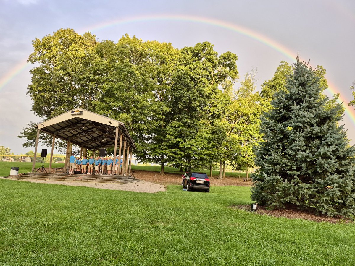 FunCenterChords's tweet image. We had a nice summer concert tonight in Ontario, OH! While it sprinkled some of the 2nd half check out the rainbow pic! 🌈