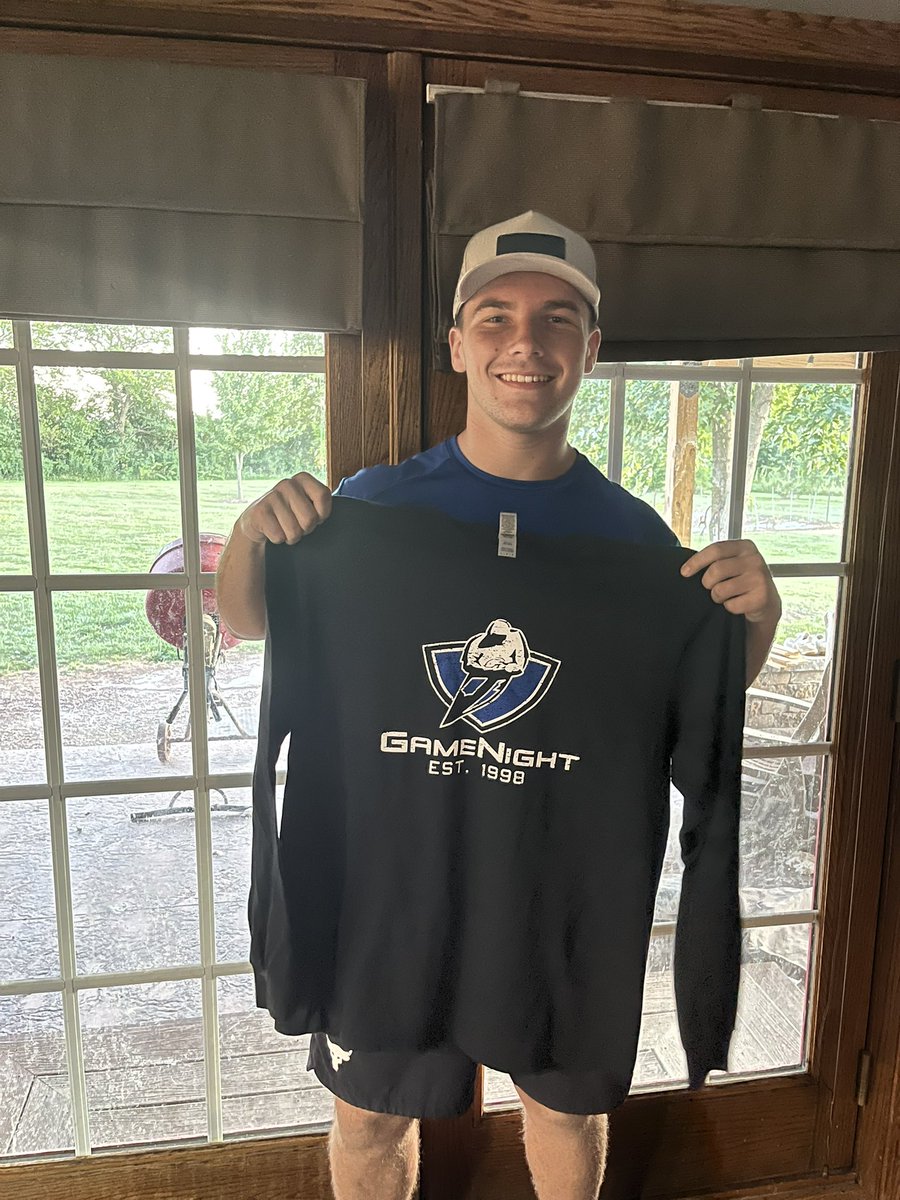 Andrew33Oakes's tweet photo. Thank You so much for the shirt @SidelineSwami1 https://t.co/FpWNwnhHjn