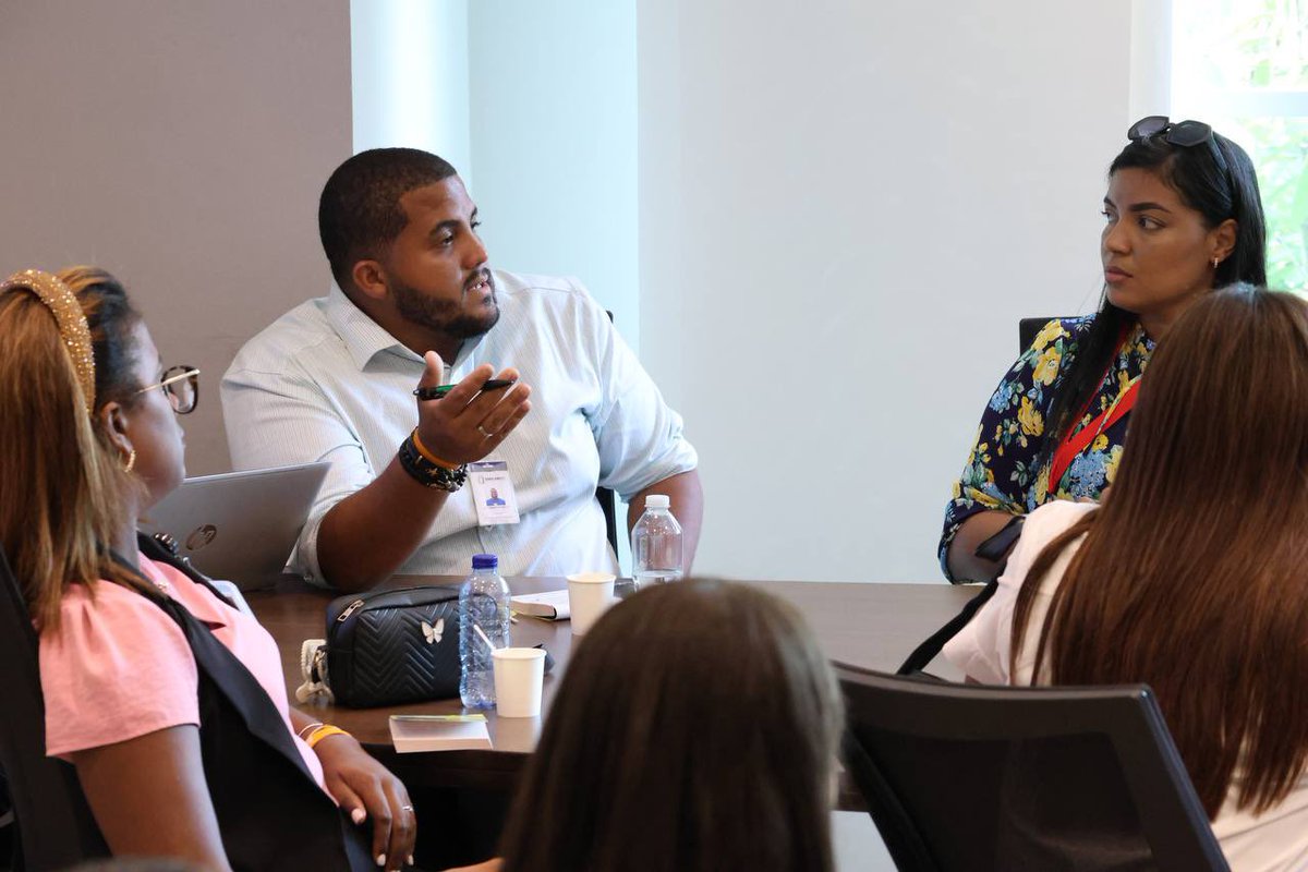 En Puerto Colombia (Atlántico) 🌊, seguimos construyendo puentes de aprendizaje y diálogo.

Hoy, en el marco de la Misión Internacional de Gestión Territorial: Territorios que Inspiran – Colombia 2025, nos reunimos con el alcalde Plinio Cedeño y su equipo de gobierno para conocer