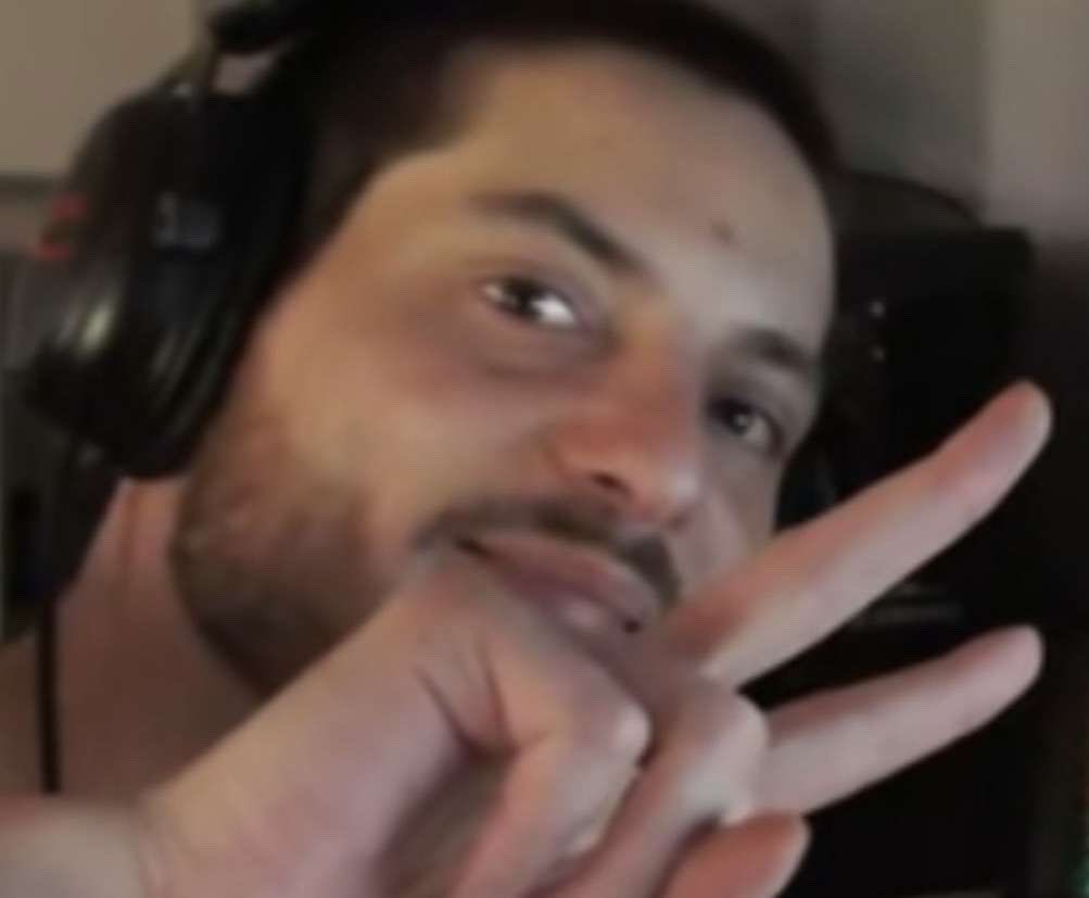 albash4x tweet media