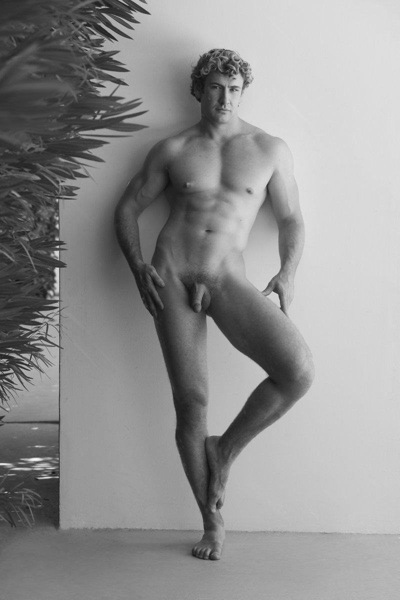 More 20 favorite photos of 20 favorite models.  Thanks for 20K!  Here's <a href="/ClassicalHunk/">Classical Hunk</a>  for #MonochromeMonday  📸<a href="/coxpix1/">coxpix</a>