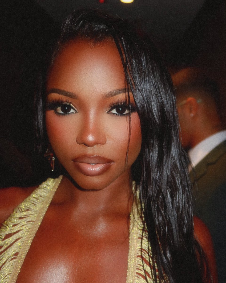 Makeup and photos by me on <a href="/itschelleyb/">CHELLEY</a> 🍒 for the Love Island reunion ✨