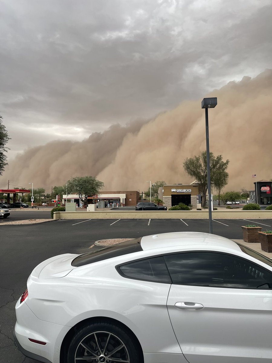 austindeweerdt's tweet photo. Arizona feeling a little too much like Dune right now…. https://t.co/mjbcuwhHZn