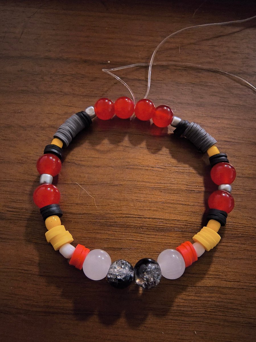 Blu_mind_design's tweet photo. Protoman bracelet

#protoman #megaman #Capcom #bracelet #makingbracelets #gamer #gamergirl #GamerLife https://t.co/JClSDwIiuZ